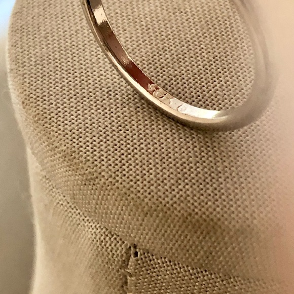 Vintage Clear Crystal Solitaire Uncas Ring - Picture 10 of 13